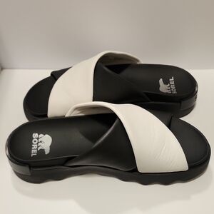 Sorel Crisscross Slide Sandal Black White  Used Once